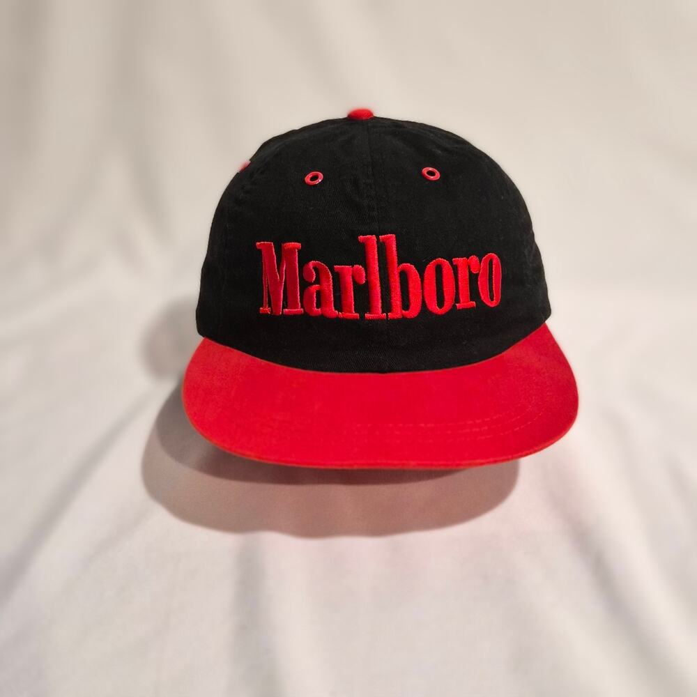 Vintage Marlboro Country Store Snapback Hat Two Tone Black Red Embroidery‎